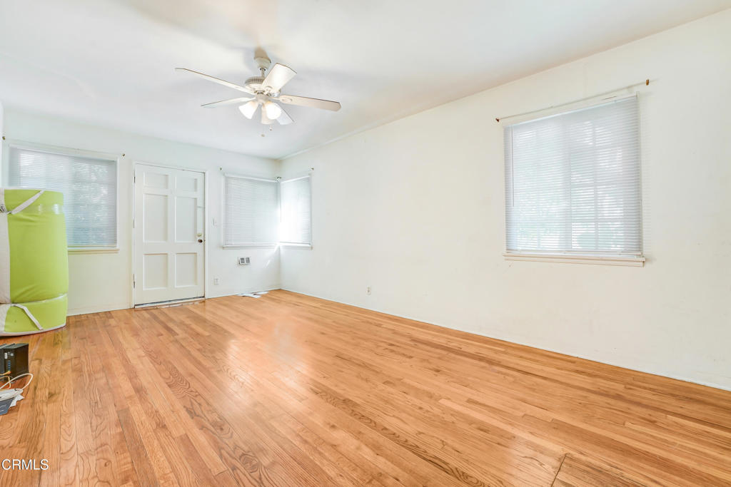 4824 Toland Way Property Photo 8