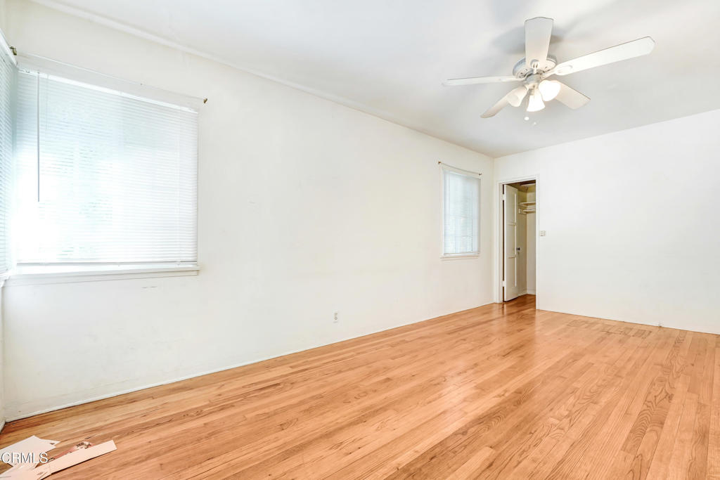 4824 Toland Way Property Photo 9