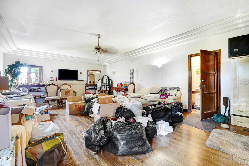 4824 Toland Way Property Photo 16