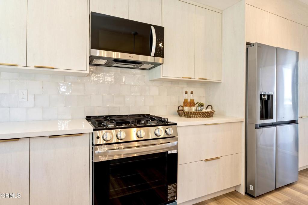 220 E Broadway A Property Photo 12