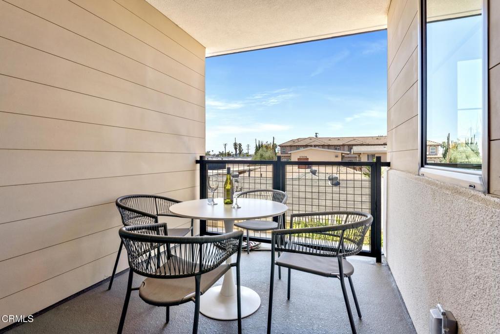 220 E Broadway A Property Photo 17