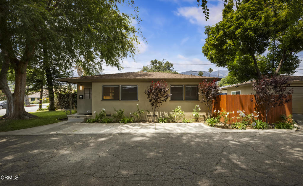 420 Violet Avenue Property Photo 2