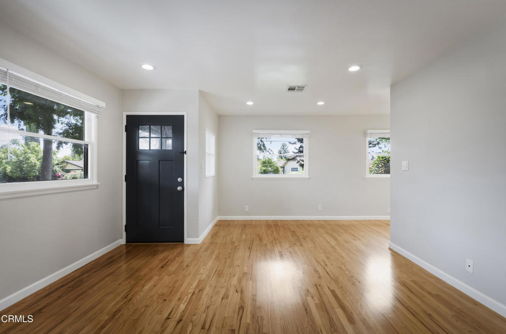 420 Violet Avenue Property Photo 4