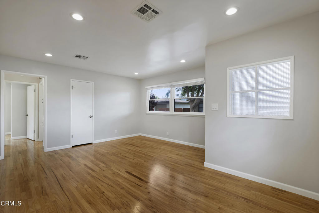 420 Violet Avenue Property Photo 5