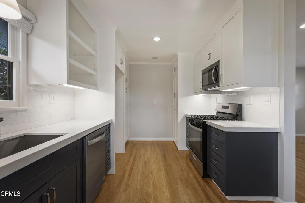420 Violet Avenue Property Photo 8