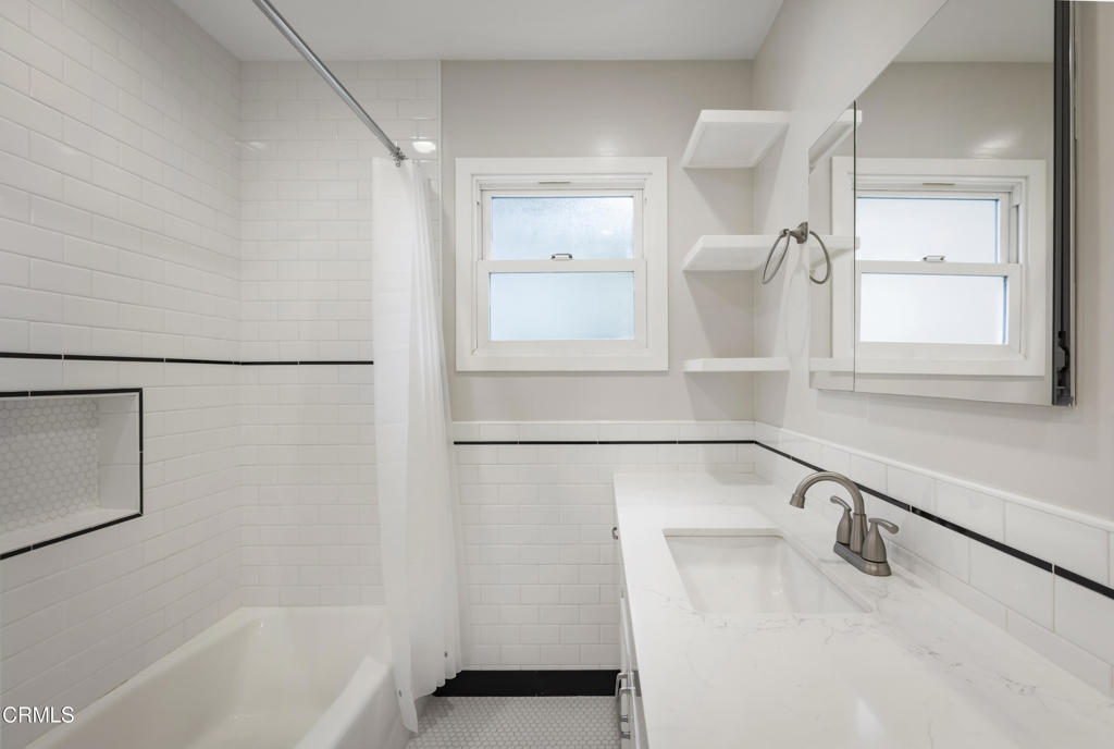 420 Violet Avenue Property Photo 12