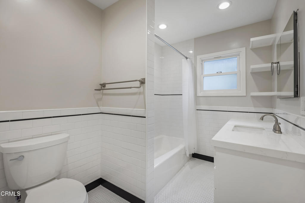 420 Violet Avenue Property Photo 13