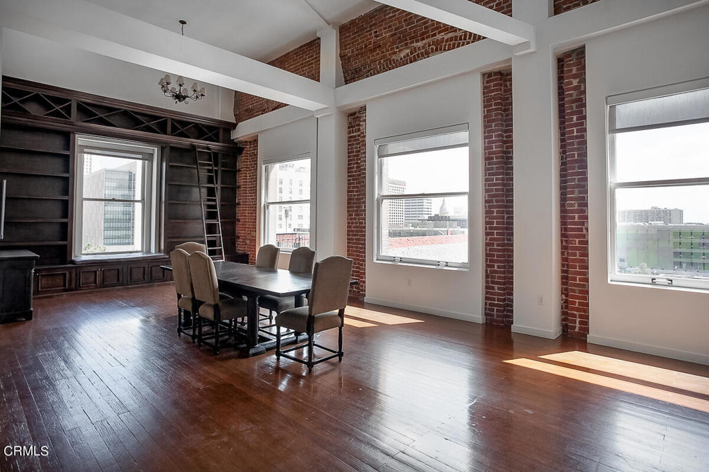 257 S Spring Street Phe Property Photo 4