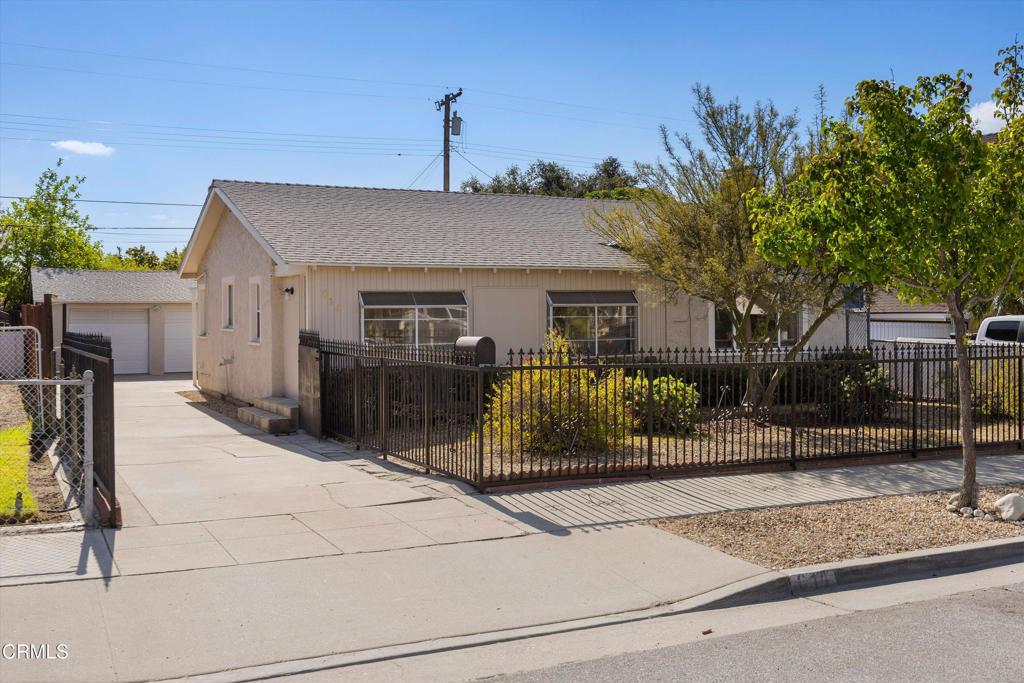614 N Lemon Avenue Property Photo 1