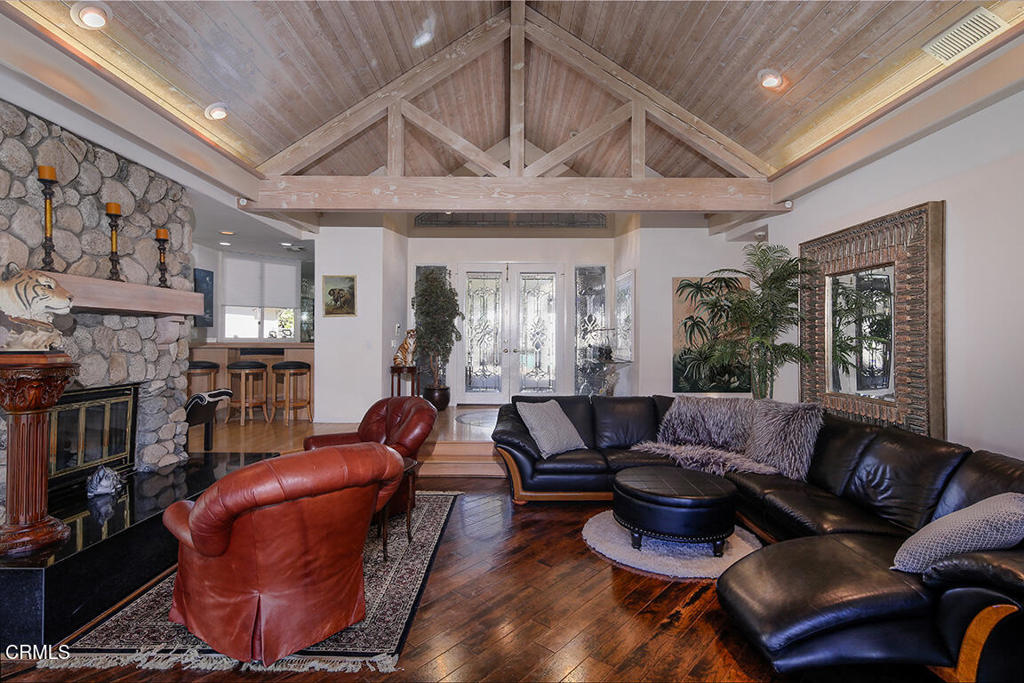 38543 Hillside Trail Drive Property Photo 6