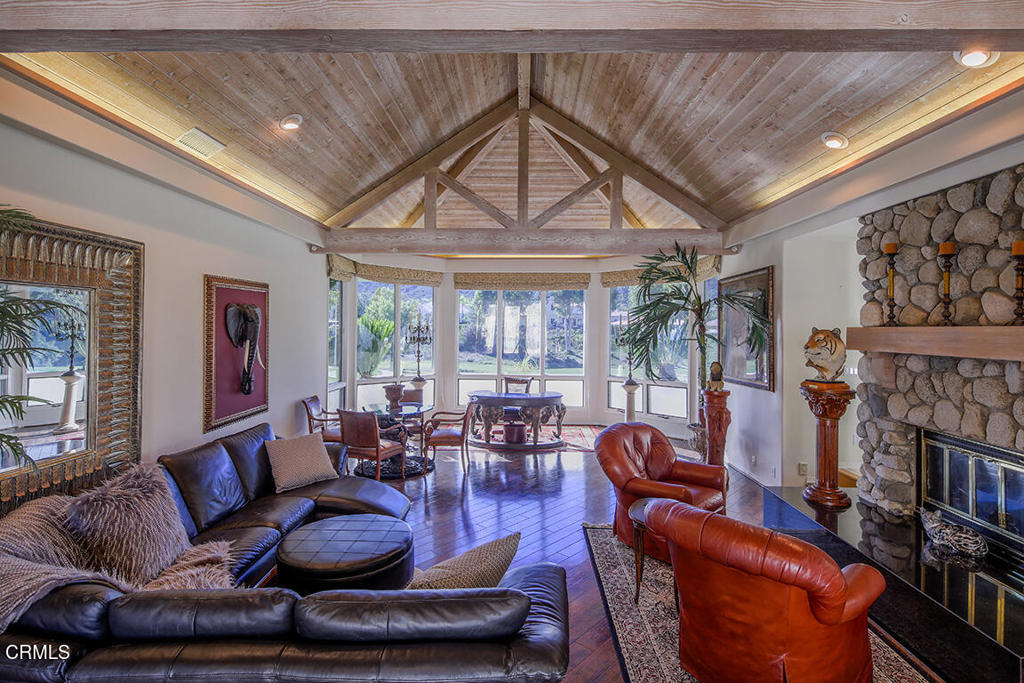 38543 Hillside Trail Drive Property Photo 7
