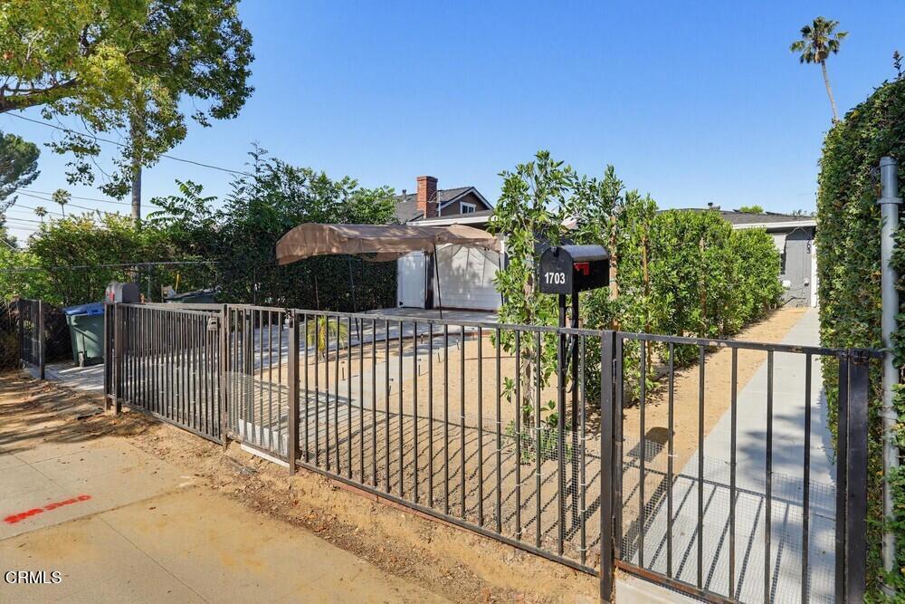 1705 N Madison Avenue Property Photo 7