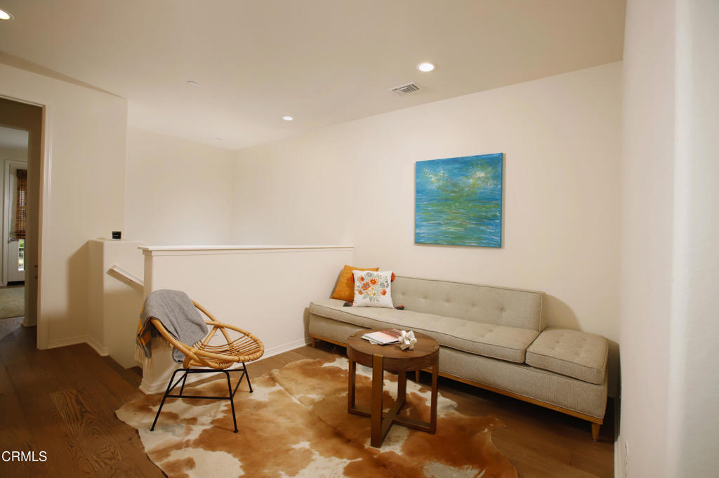 281 N Mar Vista 14 Property Photo 10