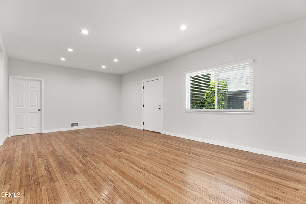 4606 Greenwood Place Property Photo 3