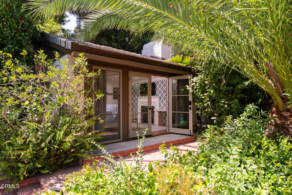 1115 S Oak Knoll Avenue Property Photo 16