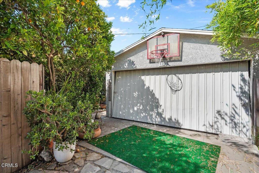 815 N Kenwood Street Property Photo 16