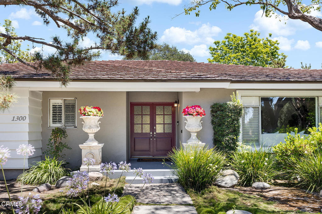 1300 S Marengo Avenue Property Photo 4