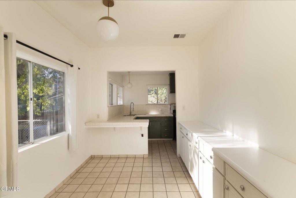 9900 Sunland Boulevard Property Photo 6
