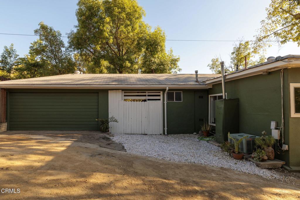 9900 Sunland Boulevard Property Photo 12