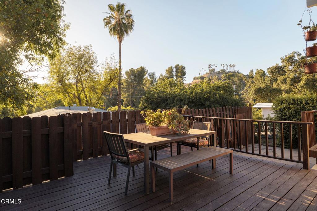 9900 Sunland Boulevard Property Photo 15