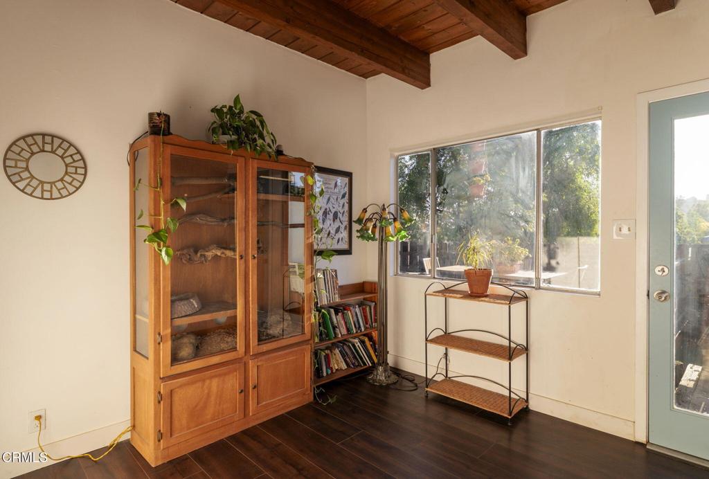 9900 Sunland Boulevard Property Photo 18