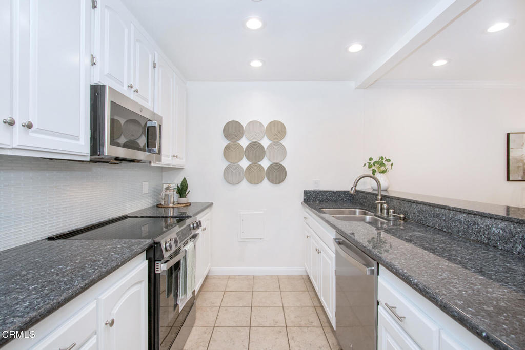1127 E Del Mar Boulevard 323 Property Photo 6