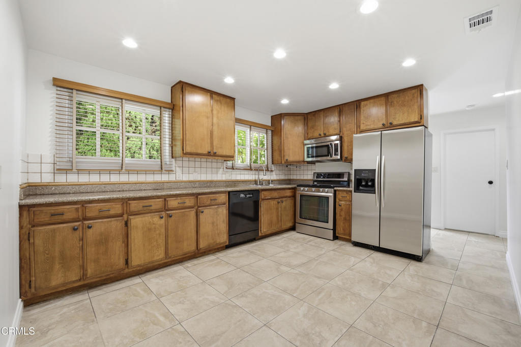 1621 Maltman Avenue Property Photo 13