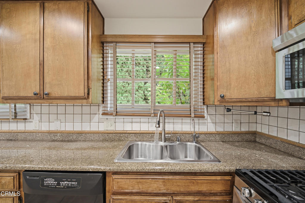 1621 Maltman Avenue Property Photo 14
