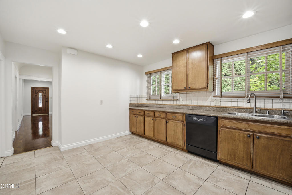 1621 Maltman Avenue Property Photo 15