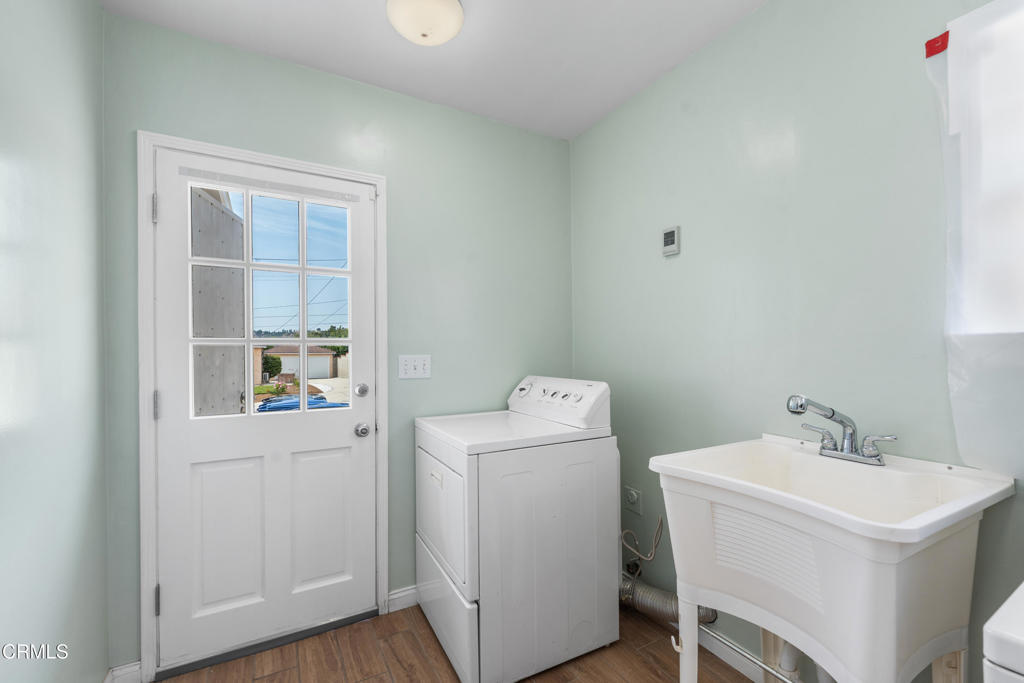 3101 N Olive Avenue Property Photo 17