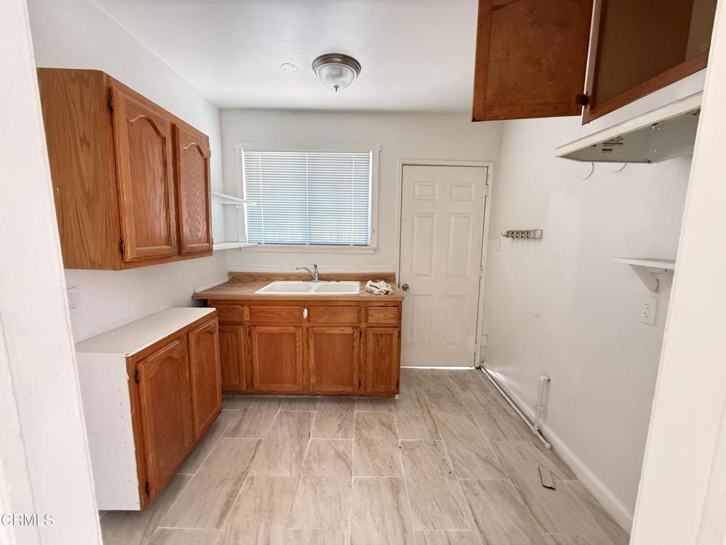 2408 2410 N Eastern Avenue Property Photo 10