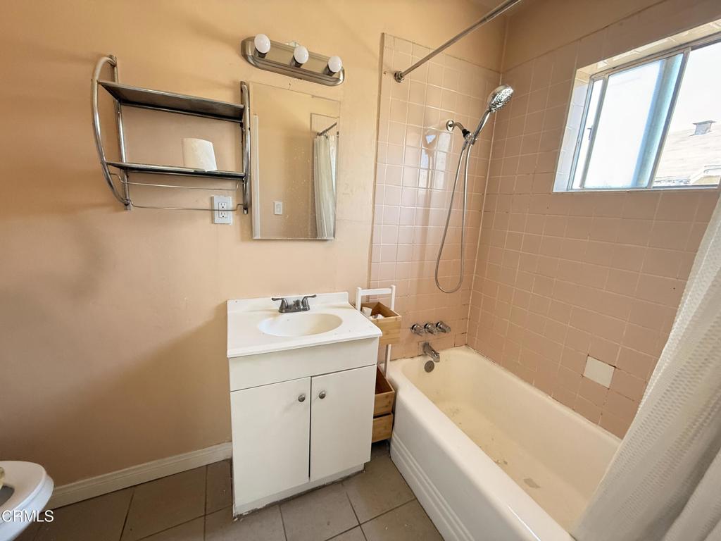 2408 2410 N Eastern Avenue Property Photo 12