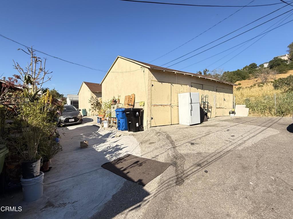 2408 2410 N Eastern Avenue Property Photo 14