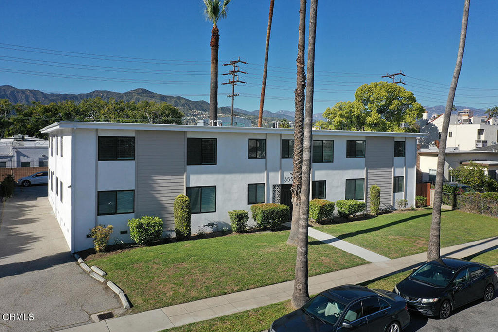 655 Ivy Street Property Photo 2