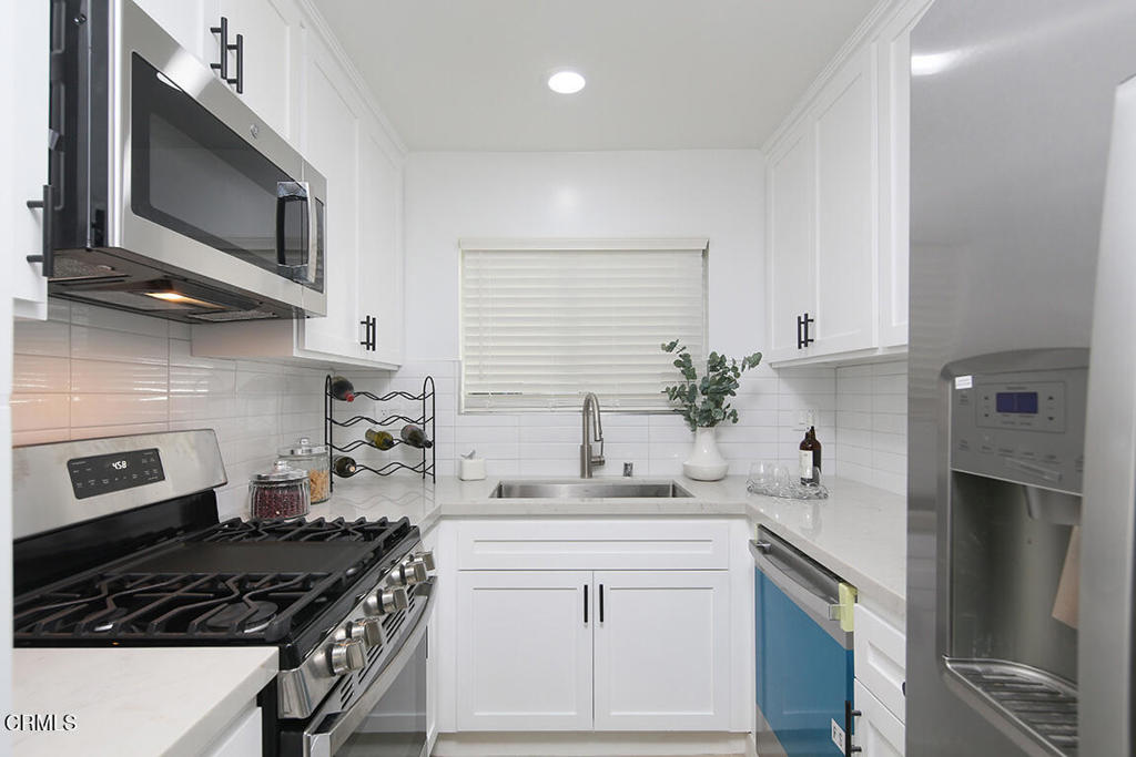 655 Ivy Street Property Photo 6
