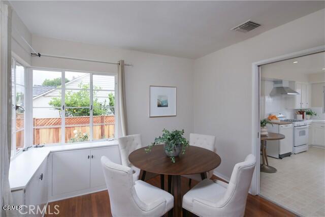 1678 Midwick Drive Property Photo 8