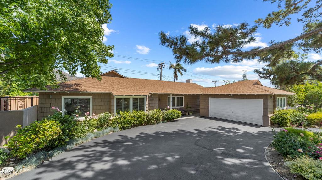 2030 N Altadena Drive Property Photo 2
