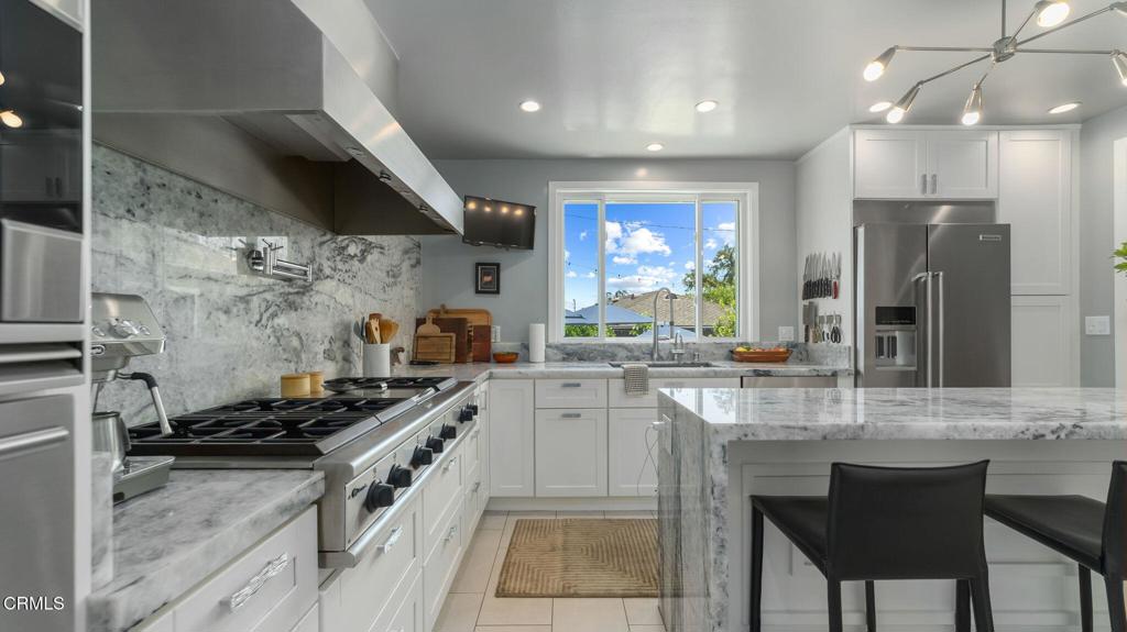 2030 N Altadena Drive Property Photo 14