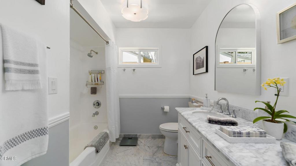 2030 N Altadena Drive Property Photo 29