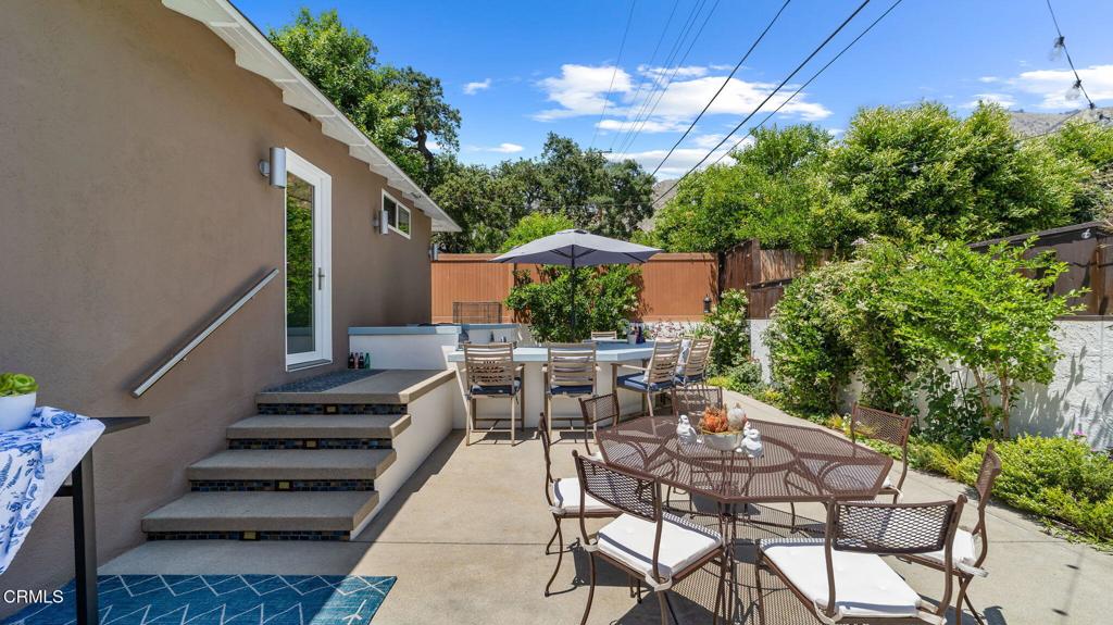 2030 N Altadena Drive Property Photo 39