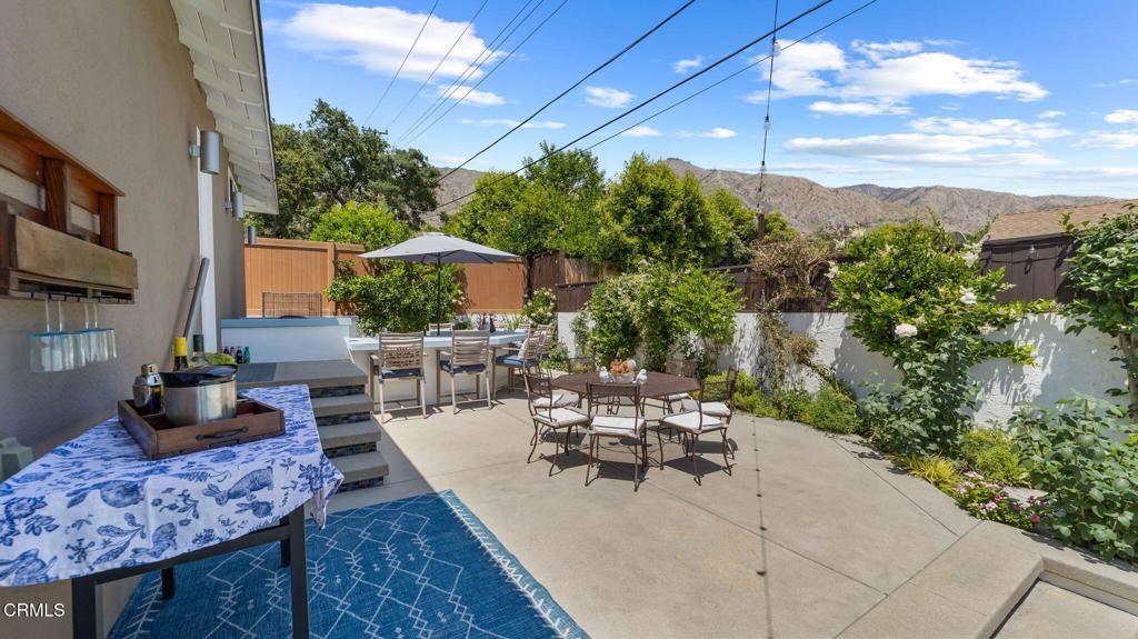 2030 N Altadena Drive Property Photo 40