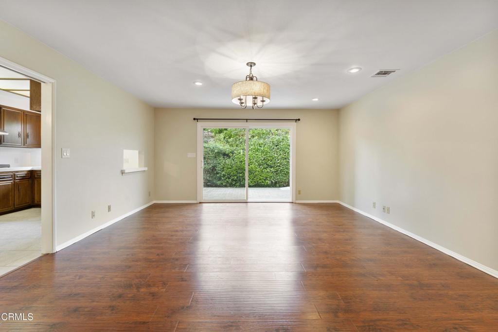 6347 N Muscatel Avenue Property Photo 7