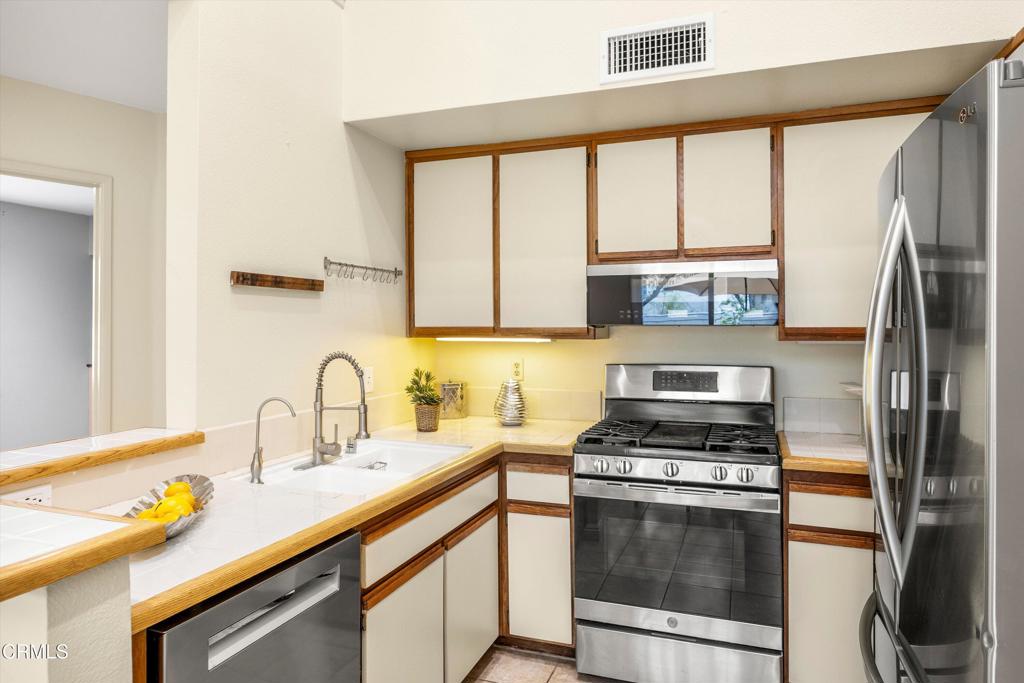 20773 E Crest Lane B Property Photo 18