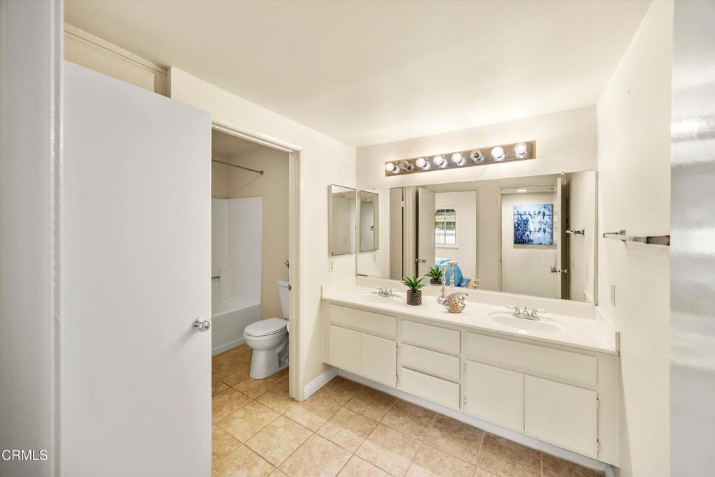 20773 E Crest Lane B Property Photo 23