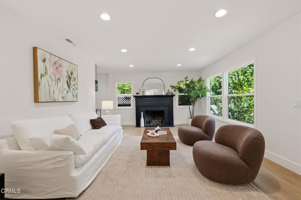 2805 E Del Mar Boulevard Property Photo 4