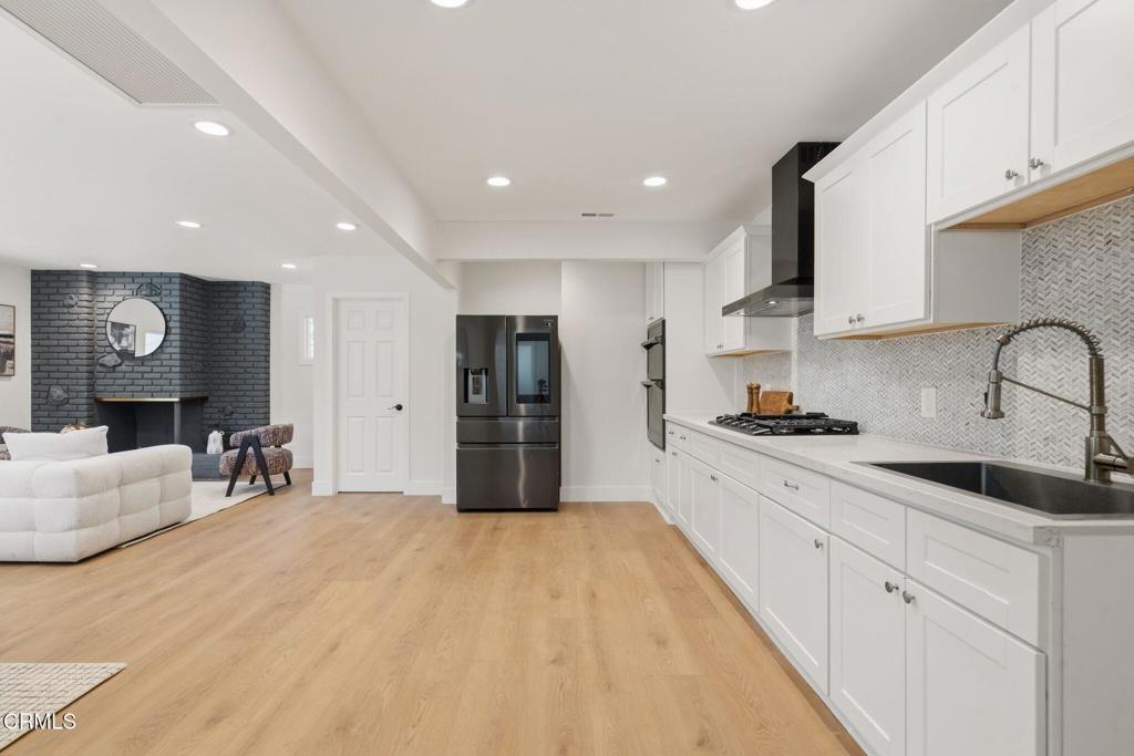 2805 E Del Mar Boulevard Property Photo 8