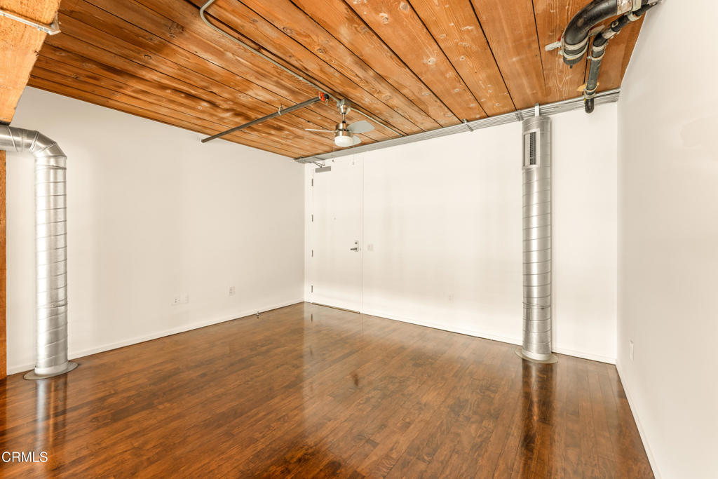 530 S Hewitt Street 129 Property Photo 11
