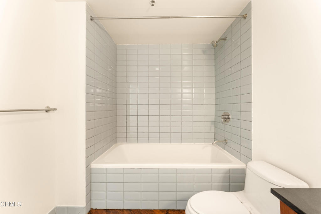 530 S Hewitt Street 129 Property Photo 22