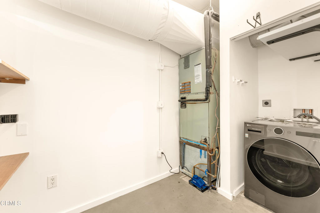 530 S Hewitt Street 129 Property Photo 34