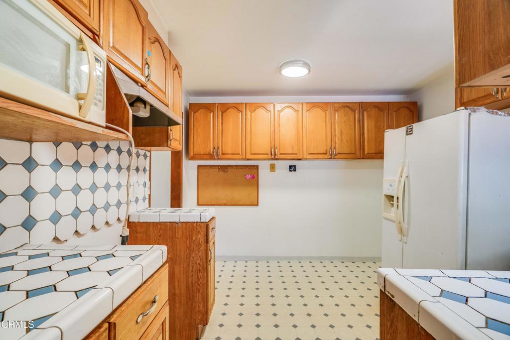 4012 Clayton Avenue W Property Photo 9